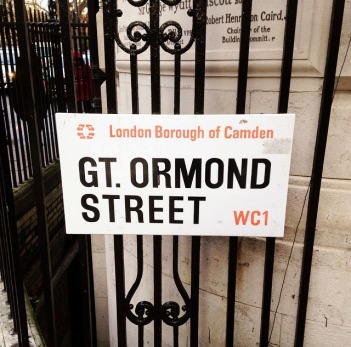 gt-ormond-street-signpost